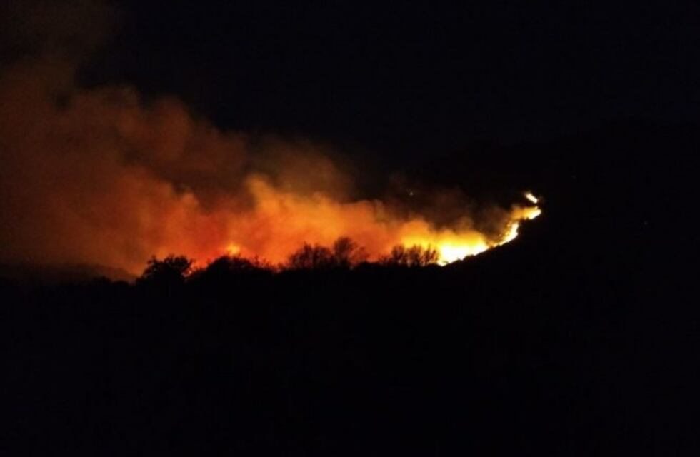 El fuego sigue azotando a Cosquín