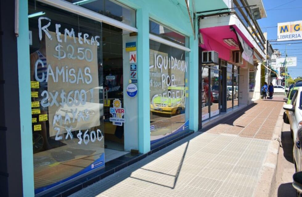 Paro con comercios abiertos y sin ventas en la ciudad