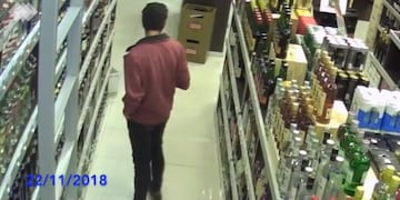 El sujeto robó tres botellas de whisky importado\u002E