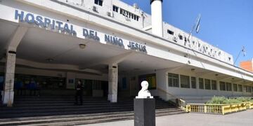 El menor está peleando por su vida en el Hospital de Niños\u002E