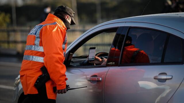 Las fuerzas de seguridad, esenciales, en los controles vehiculares de fase 1 (La Voz).