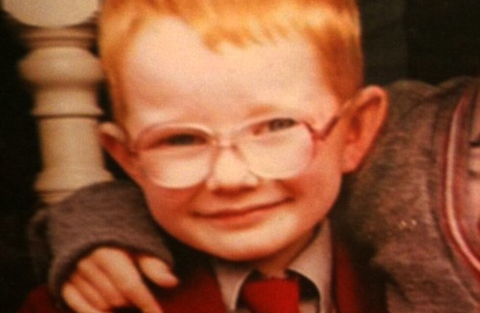 El músico que sufrió acoso escolar en su infancia y hoy brilla en los escenarios