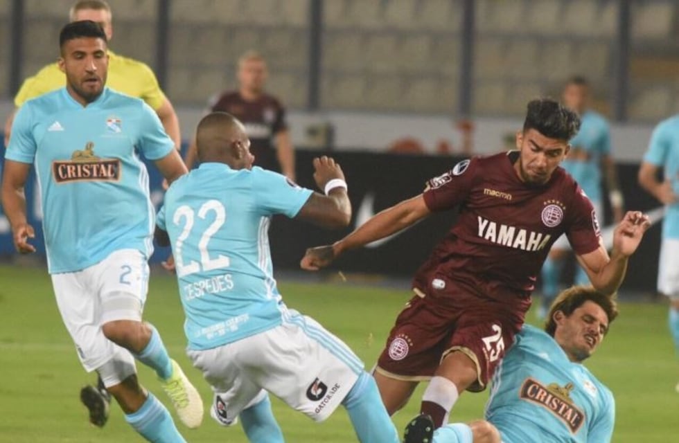 Lanús perdió 2-1 ante Sporting Cristal en Perú pero igual avanzó en la Sudamericana