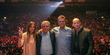 Massa, junto al intendente de Lomas de Zamora, Martín Insaurralde\u002E