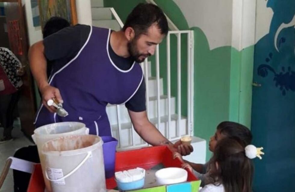 Gesto solidario: comerciante local regaló helados a los más pequeños