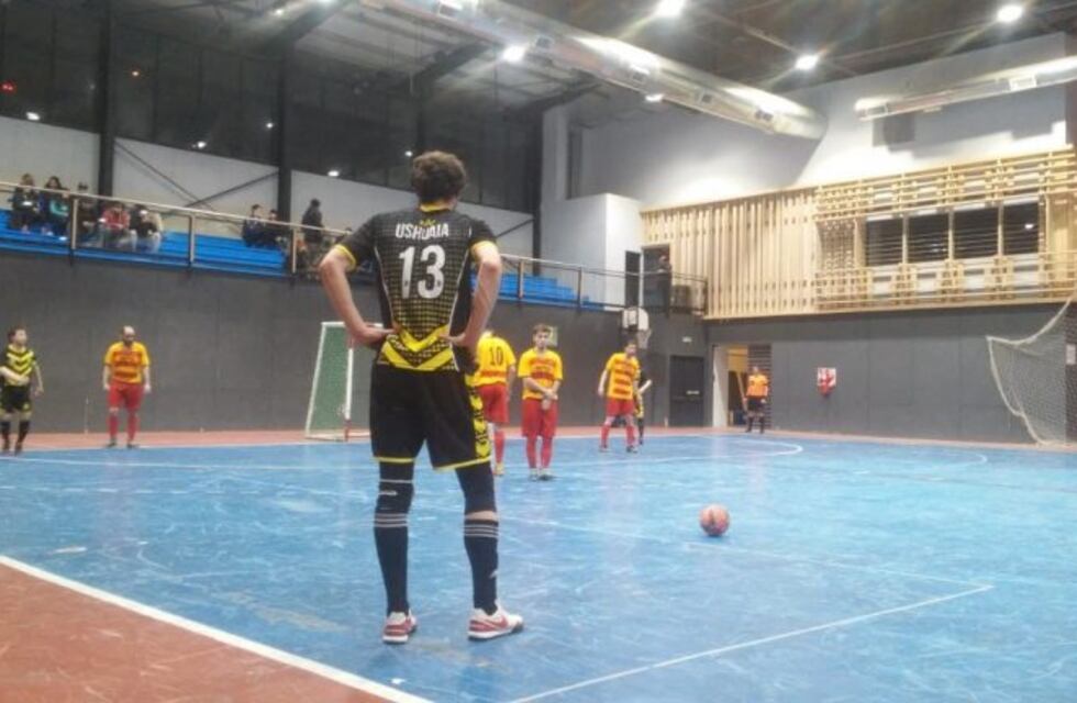 Futsal Copa Ushuaia: Mercantil y Club de Amigos definen el último boleto a 4tos
