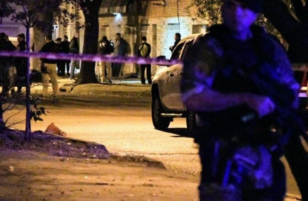 Matan a un hombre a puñaladas y detienen a su hermano