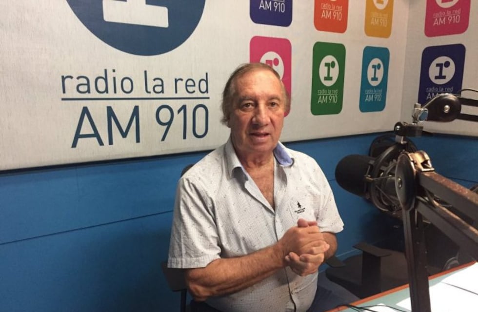 Una chofer de taxi denunció a Carlos Bilardo por acoso callejero