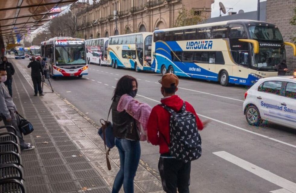 Trenes: refuerzan con micros los servicios de las líneas Roca, Sarmiento y San Martín