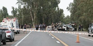 Una colisión entre dos automóviles de frente, dejó el triste saldo de tres personas fallecidas\u002E