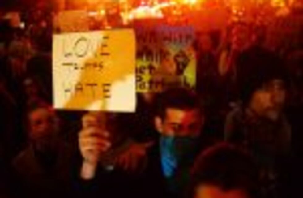 Un herido de bala en una protesta contra Donald Trump en Estados Unidos