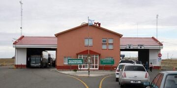 Paso Fronterizo Austral, Santa Cruz