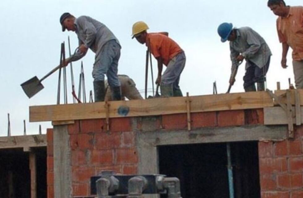 La construcción cayó un 3,4% en febrero y registra 14 meses consecutivos de baja