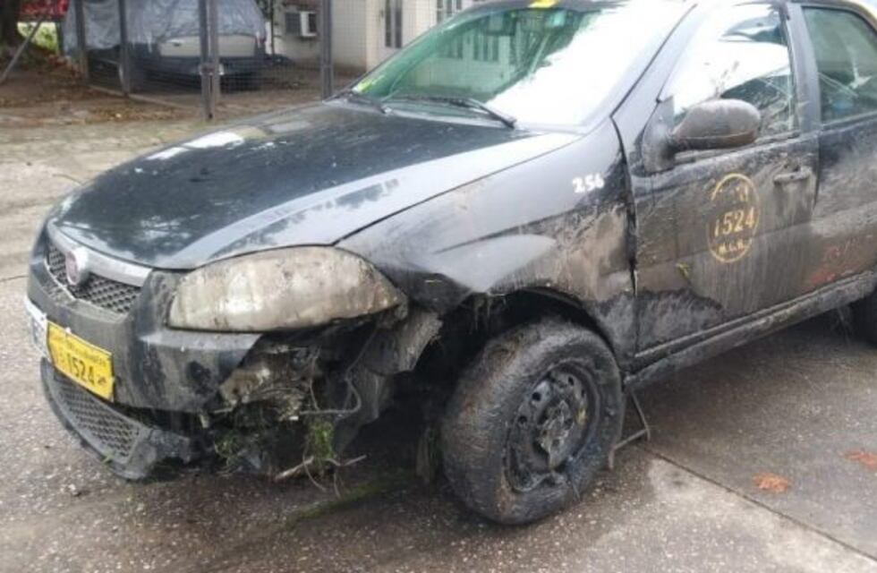 Robaron un taxi y lo abandonaron chocado en una zanja