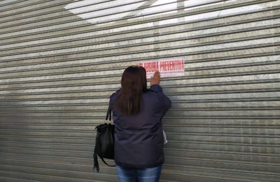 Clausuraron una cervecería céntrica por no respetar el distanciamiento social