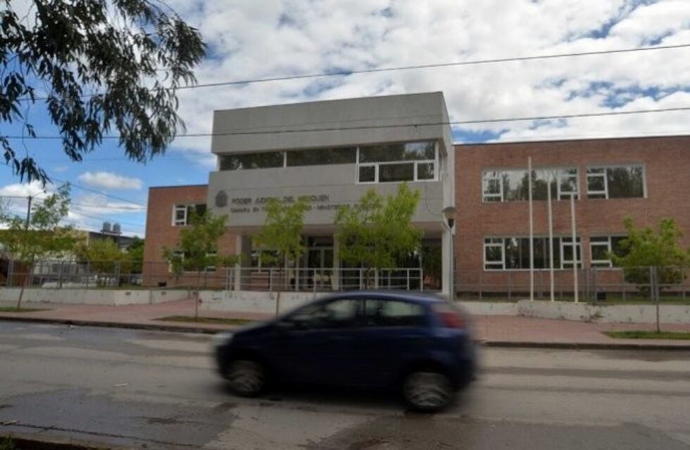 Violó una orden judicial, amenazó y golpeó a su ex pareja que esta embarazada