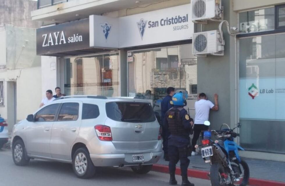 Sospechados por el robo de autos de alta gama fueron capturados en pleno centro