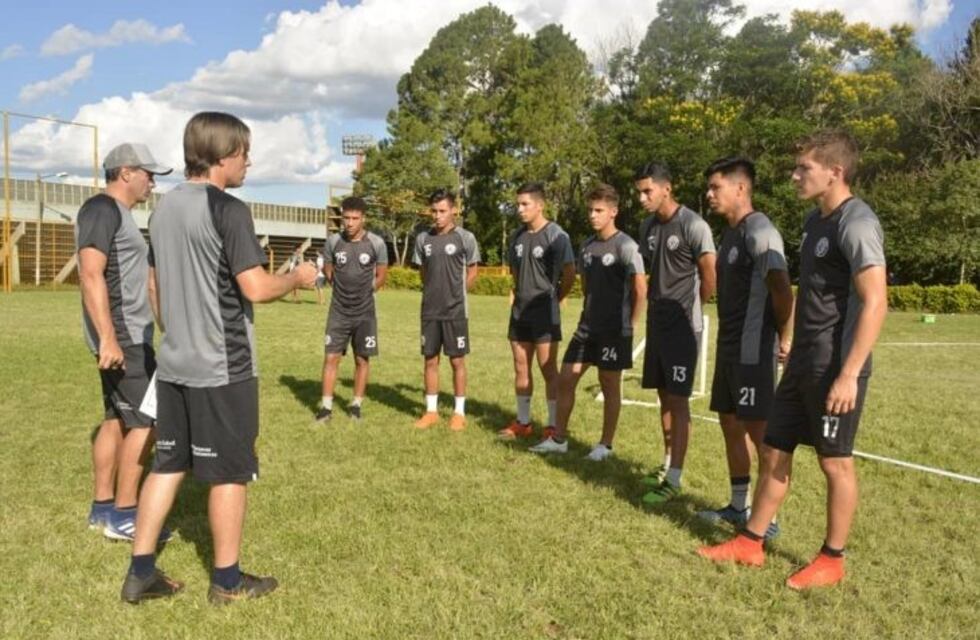 Atlético Posadas ganó el amistoso frente a Crucero y ajusta motores para el Regional