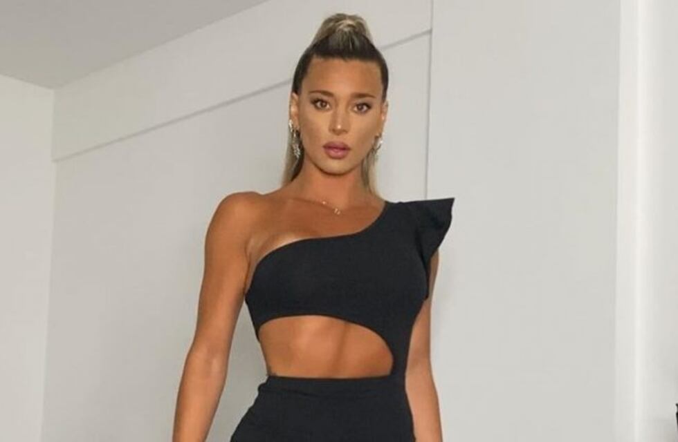 Sol Pérez reveló su "secretito" para las fotos con un minivestido y tacos altísimos