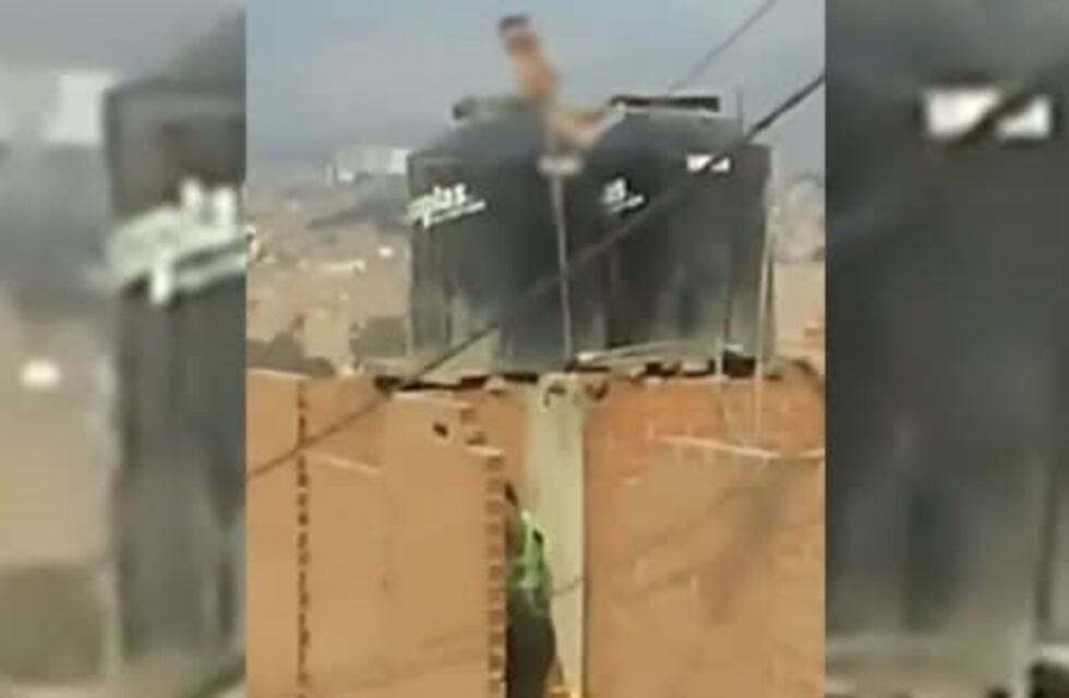 En Perú una mujer fue detenida por encerrar a sus hijas en un tanque de agua