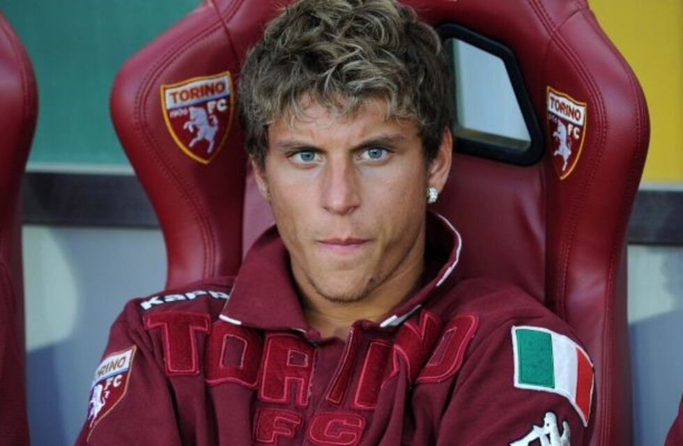 Pasó por el Torino, volvió por la guerra y quiere jugar en Córdoba