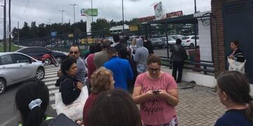 Los encargados del local de Circunvalación y Sorrento decidieron limitar el acceso al estacionamiento\u002E (Vía Rosario)