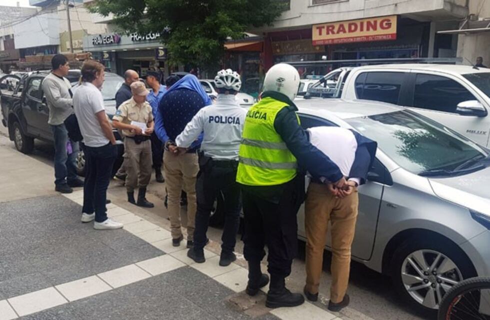 Detuvieron tres cordobeses en el centro de Santa Rosa por robar con inhibidores de alarmas