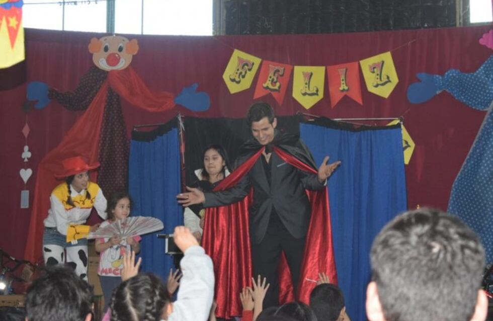 Los niños disfrutaron de su día en el Polideportivo Ezequiel Rivero