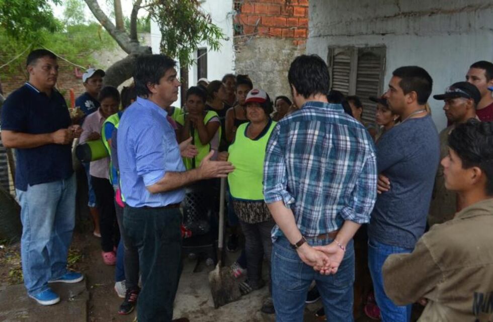 Capitanich recorrió barrios de Resistencia y dialogó con vecinos
