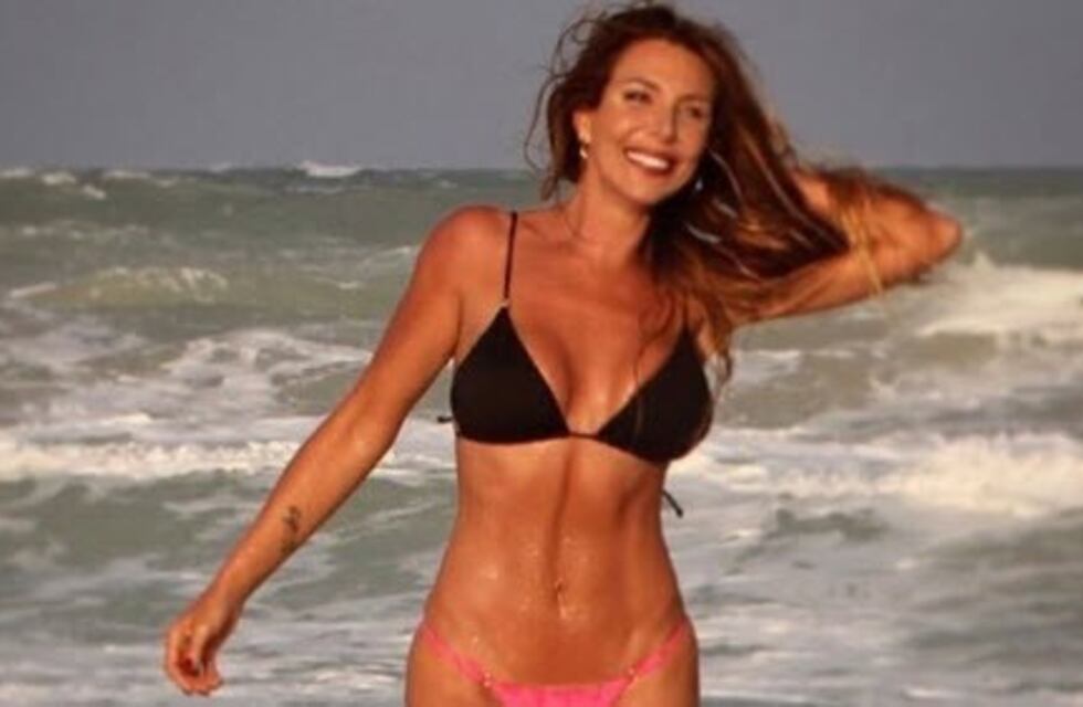 El sensual tatuaje de Mónica Ayos en honor a la Argentina