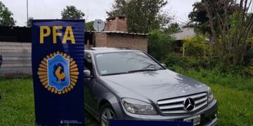 Secuestran autos de lujo a banda narco que vendía en Santa Fe