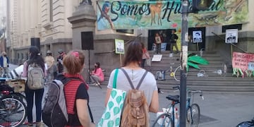 Los ambientalistas se concentraron sobre el cruce de Corrientes y la peatonal Córdoba\u002E (@carladeiana)