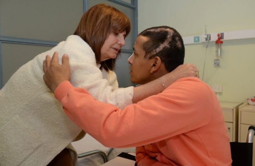 El gendarme Misionero baleado en Buenos Aires recibió la visita de la ministra Patricia Bullrich
