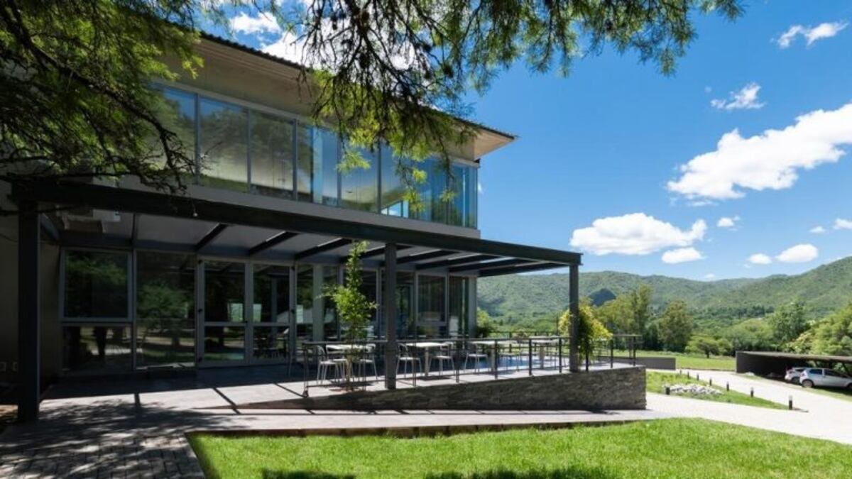 El delincuente maniató a la conserje y se apoderó de la cja fuerte