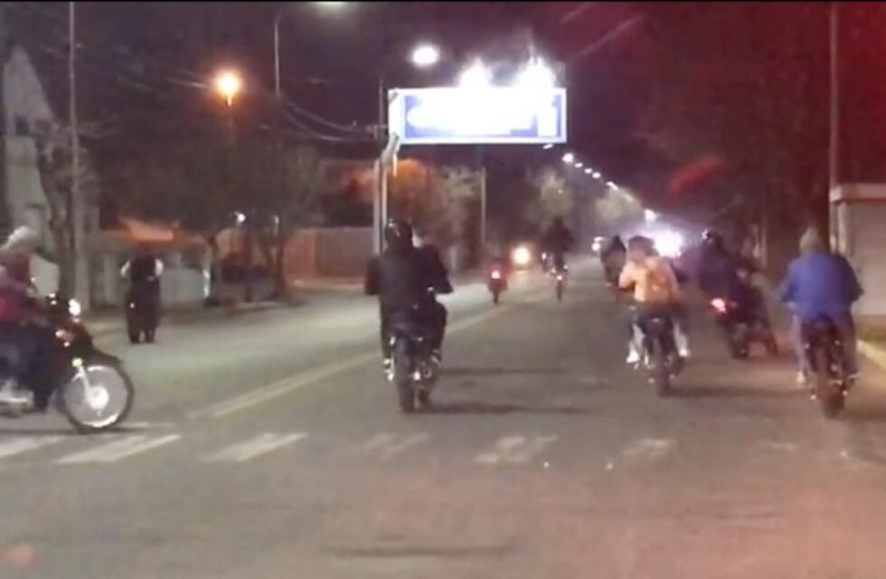 Motos en Azul: buscan que los padres se hagan cargo de los delitos de los menores