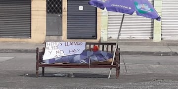 Sacaron a la calle el cuerpo de una mujer para que lo retiraran las autoridades (Diario Extra)