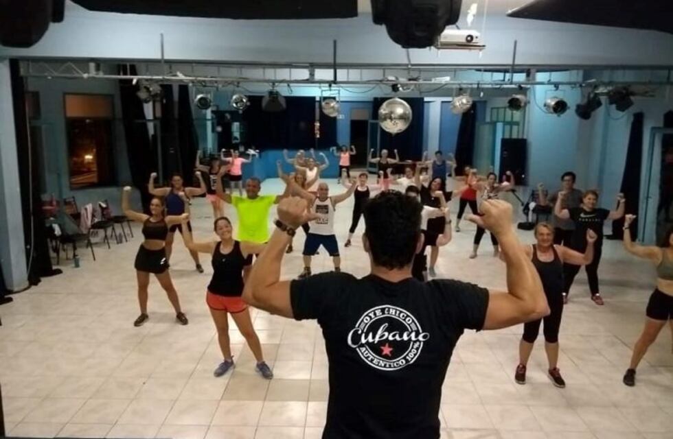 Clases en vivo de ritmos latinos en Carlos Paz