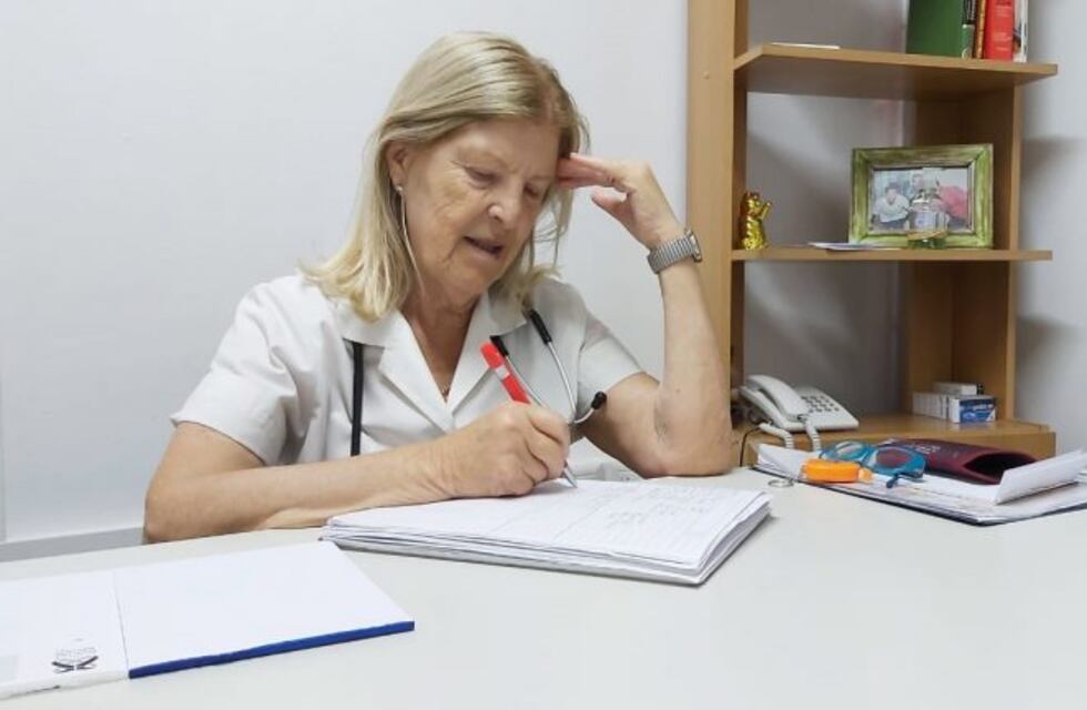 La médica Monica Rodriguez sigue su actividad en la Clinica Regional Arroyito