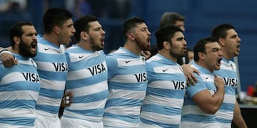 Argentina's Los Pumas players sing the national anthem before their Rugby Championship match against New Zealand's All Blacks at Jose Amalfitani stadium in Buenos Aires, Argentina on July 20, 2019\u002E (Photo by ALEJANDRO PAGNI / AFP)