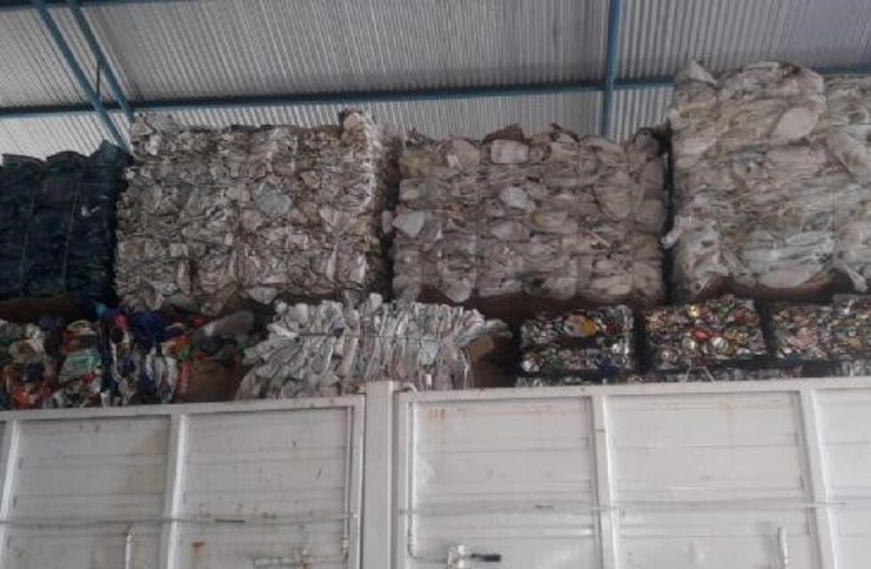 Envían 20 toneladas de material reciclado desde Puerto Santa Cruz a Bahía Blanca