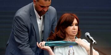 contracumbre opositor opositora a la reunion del g20 en ferro \r\nFormer Argentine President Cristina Fernandez de Kirchner attends a meeting of the World Forum of Critical Thought in Buenos Aires, Argentina November 19, 2018\u002E REUTERS/Martin Acosta buenos aires cristina fernandez de kirchner primer Foro mundial de pensamiento critico contracumbre homenaje aniversario 60 del Triunfo de la Revolución cubana VIII Conferencia del Consejo Latinoamericano y Caribeño de Ciencias Sociales clacso