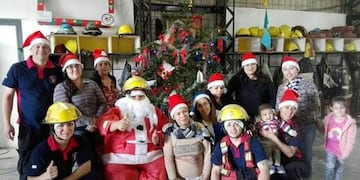 Bomberos Voluntarios Tolhuin realizó la tradicional fiesta navideña