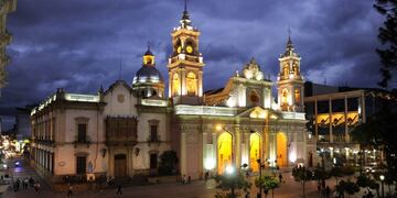 View of the Basilic of Salta in front of 9 de Julio square at dusk in Salta, 1470 Km northwest of Buenos Aires, on March 29, 2011, which will host the Copa America from July 1 to July 24 in Argentina\u002E AFP PHOTO/Juan Mabromata salta  basilica de salta vista vistas iluminacion noche nocturna iglesia