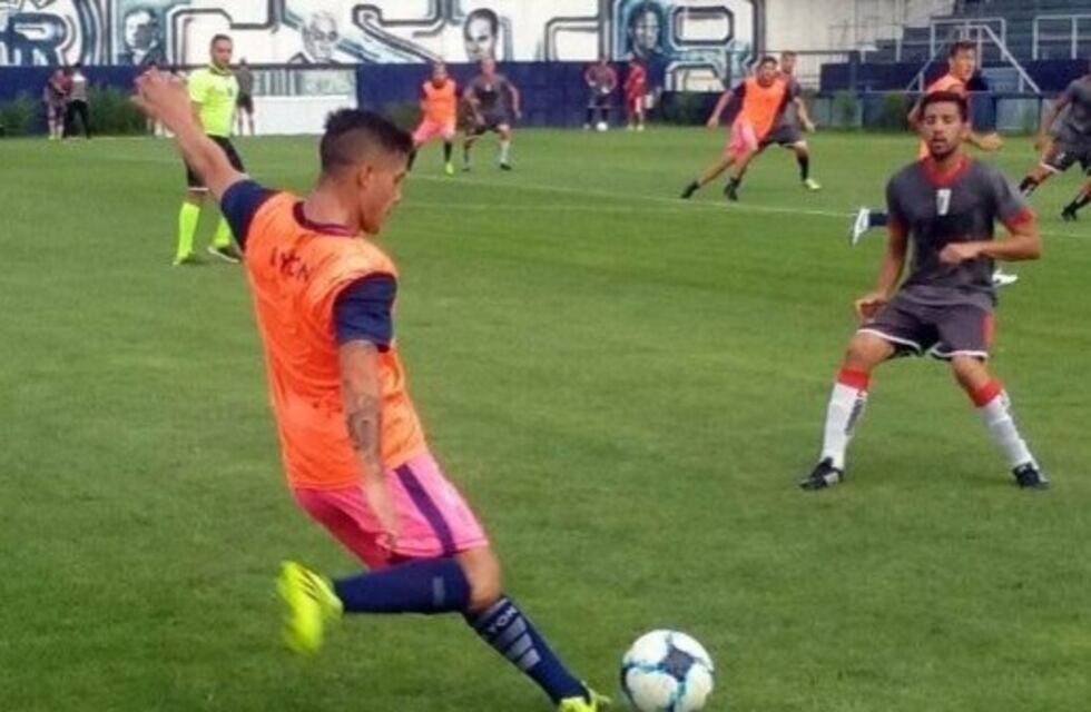 Independiente Rivadavia y Maipú ajustaron sus esquemas en un amistoso