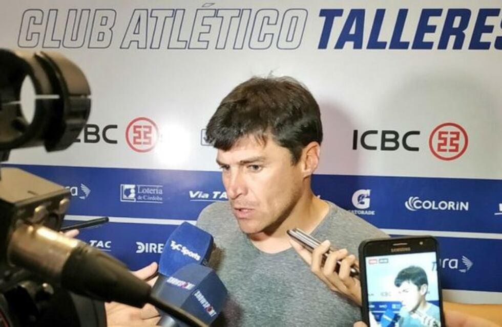 Alexander Medina: "Dayro Moreno es uno de los mejores delanteros del fútbol argentino"