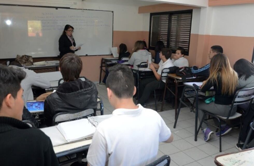 Mensaje de la DGE a los padres por el festejo del UPD: "Tenemos que poner límites"