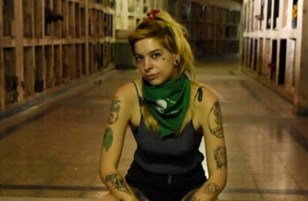 Qué piensa la rosarina que con sus polémicas fotos virales interpela al feminismo