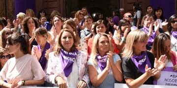 Reunión de mujeres convocada por Fein