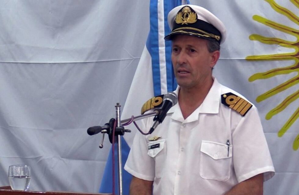 La Armada: "Vamos a buscar al submarino hasta agotar los medios"
