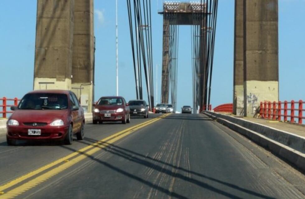 Controlan los límites de velocidad en el puente con radares móviles